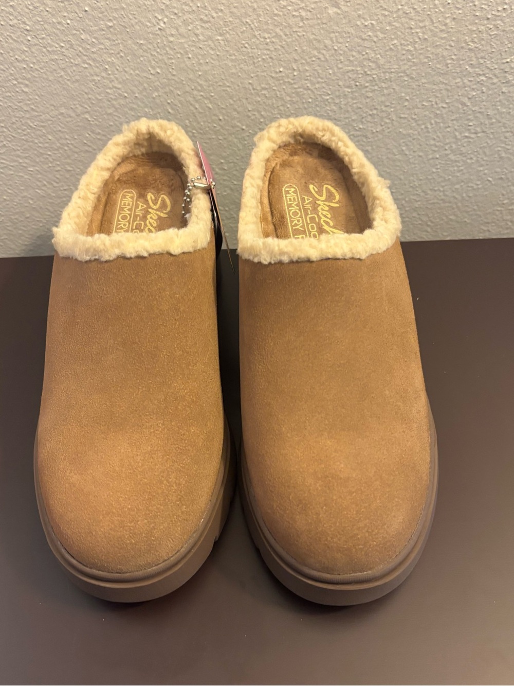 Skechers Women's Tan Faux-Suede Sherpa-Lined Slip-On Clog
Size 10-5 1/2-5
